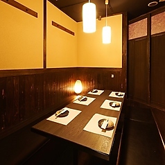 寿司 肉寿司 焼鳥 もつ鍋 食べ飲み放題 完全個室居酒屋 肉と海鮮 もてなし屋 新宿本店の雰囲気3