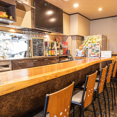 カウンター席を5席ご用意しておりますので、仕事帰りのサク飲みにぴったりです★ぜひお気軽にお立ち寄りください！