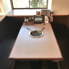 ソファタイプの椅子はお子様連れでも安心♪(写真は系列店)