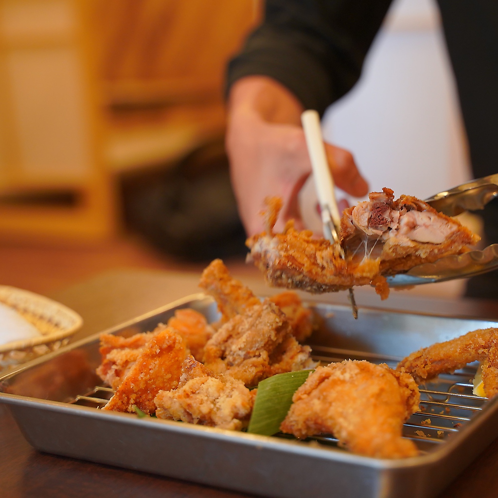 【名物料理】九州の味×鶏料理にこだわって６年！不動の人気NO1の【半身の唐揚げ】がオススメです♪