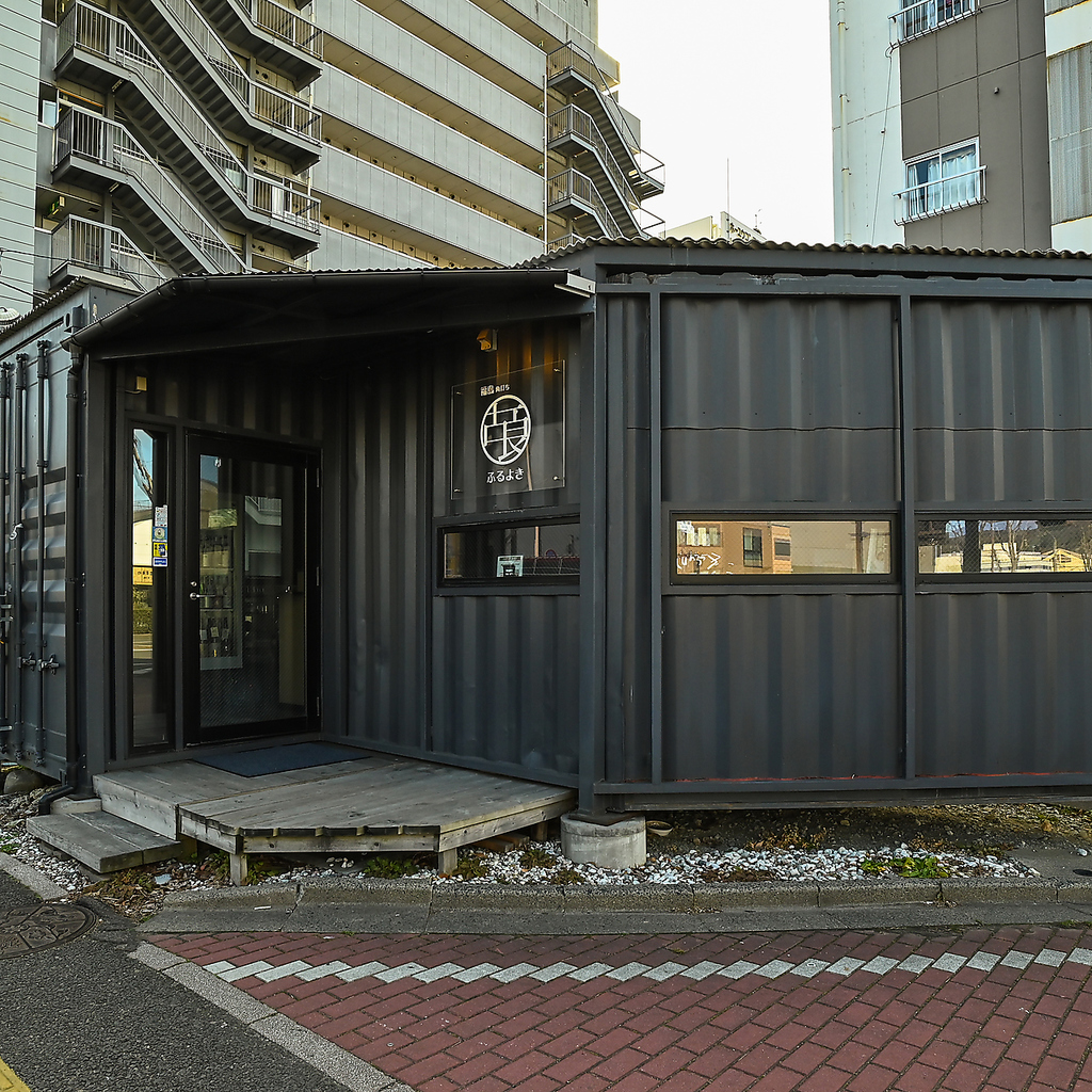 常時100種類の日本酒を取り揃え！気になるお酒、飲んでみたかったお酒が見つかるかも！？