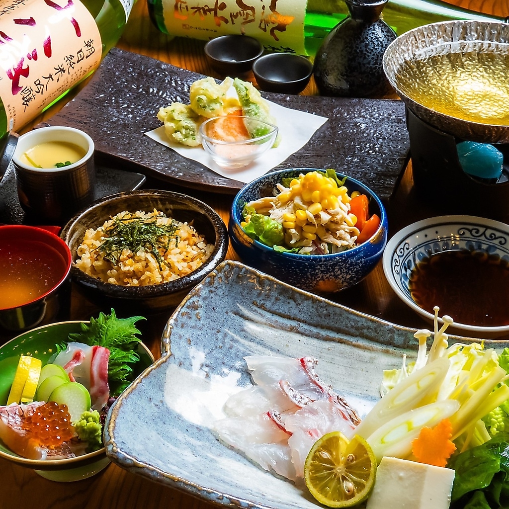 当店自慢の鯛や牡蠣をふんだんに◎飲み放題も付いて5000円(税込)～と、気分もお腹も大満足♪