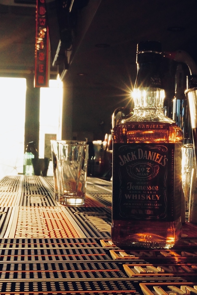 『JACK DANIEL’S』などのウィスキーはもちろん、カクテルやワインなどドリンクメニューも種類豊富☆