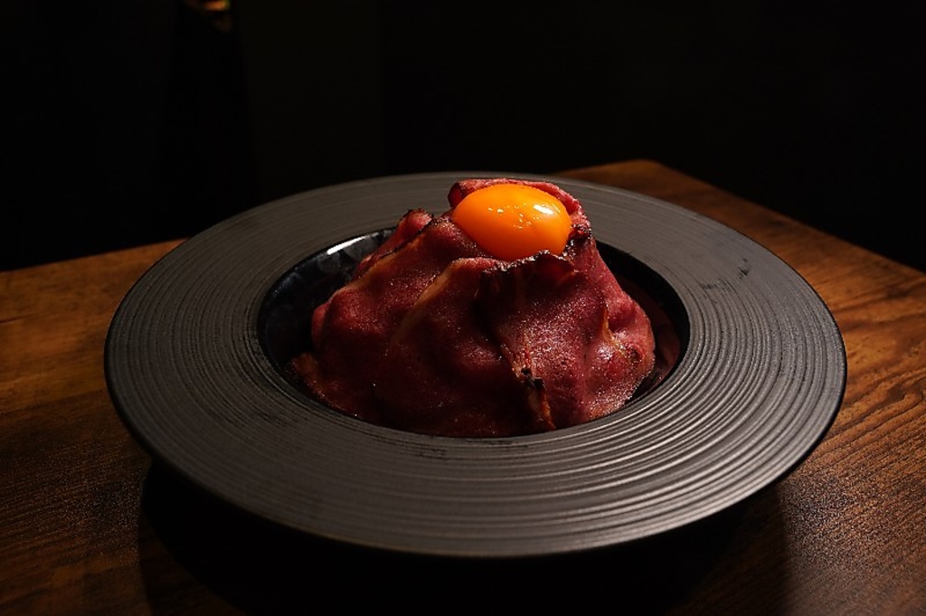 秋葉原から徒歩5分にある肉、海鮮、イタリアン等幅広く食べられます。