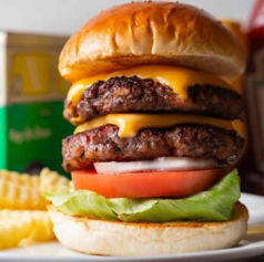 ダブルチーズバーガーの写真