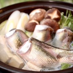 【きりたんぽ・しょっつる鍋】一年中ご提供しており「郷土料理コース」ではどちらかをお選びいただけます。の写真