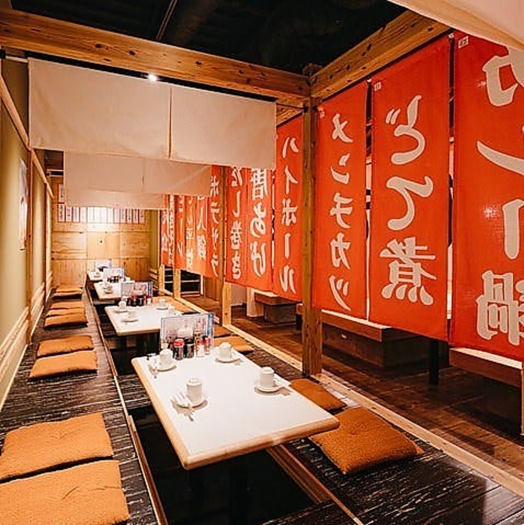 最大30名様までOK！足元ゆったり掘りごたつの半個室も完備