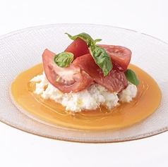 フルーツトマトとリコッタチーズのカプレーゼ仕立て