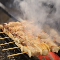 じっくり焼かれた焼きとりは香ばしくジューシー！