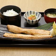 サーモンハラス焼魚定食