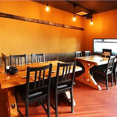 【1階席テーブル】様々な利用シーンでご利用可能です♪