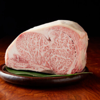 その都度、全国各地から最高級銘柄牛を厳選仕入。