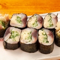 料理メニュー写真&nbsp;〆鯖のガリしそ巻き