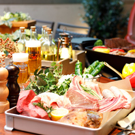 お昼にテラス席でBBQパーティー。