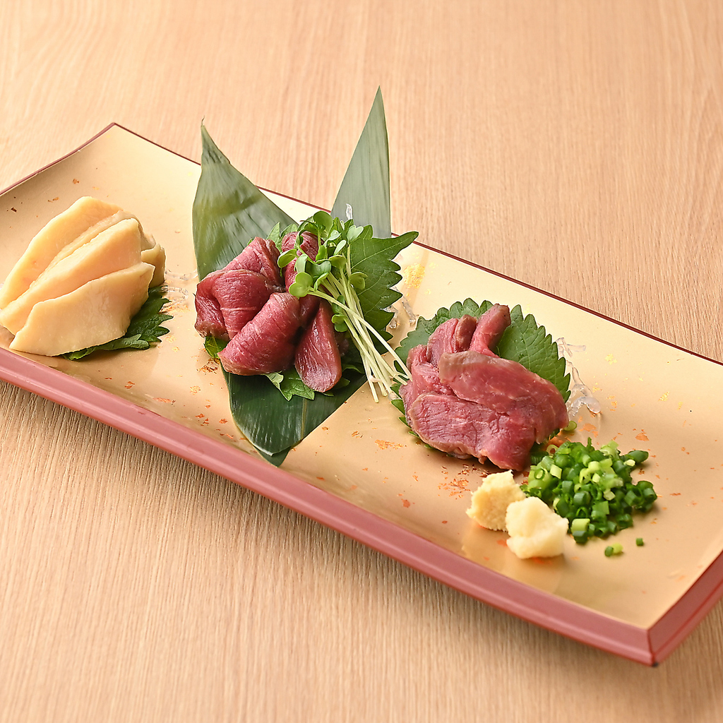 【小倉駅徒歩3分】個室で愉しむ九州名物と平松漁港直送の鮮魚！飲み放題付コース4000円～