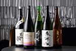 北海道内外、各地から取り揃えた日本酒もご用意！お鮨との相性もばっちりです！
