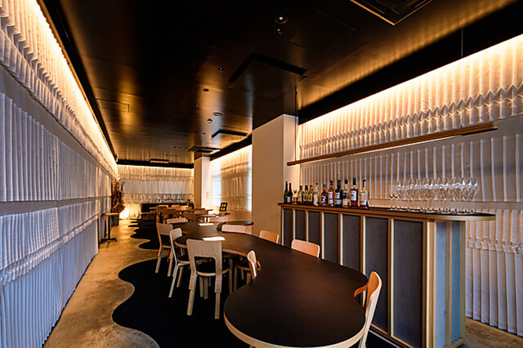 ホテルのロビーと間違われがちですが、お気軽にお入りください♪お一人様も大歓迎です♪