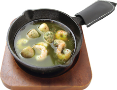 海老と4種きのこのアヒージョ