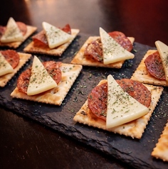 サラミチーズクラッカー