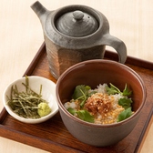 味だけではなく、見た目も華やかで楽しめる創作料理をお楽しみいただけます。接待や宴会の席にも最適な、職人こだわりの逸品多数!