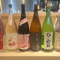 全国から厳選した日本酒や焼酎も豊富