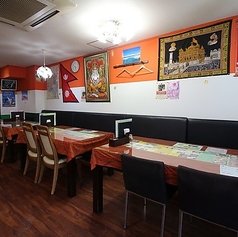 大人数での各種宴会や打ち上げには、店内の貸切利用が大変便利です。一体感のある広々としたフロアは、団体様でもゆとりを持って着席いただけるキャパシティを誇ります。異国情緒溢れるインテリアがパーティー気分を盛り上げ、周囲を気にせず賑やかに盛り上がれるのが特徴です。貸切のご相談はお早めにお願いします。