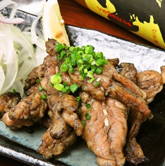 弾力とぷりぷり食感♪鶏せせり炭火焼き