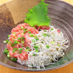 まぐりたたき釜揚げしらす丼