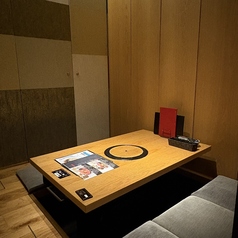 扉付完全個室も完備している為、デートや会食、お子様連れのお食事も安心してお楽しみ頂けます。