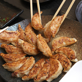 ホテルでの経験を活かした店主が、旬の新鮮食材を使った和洋中の自家製料理を提供します。