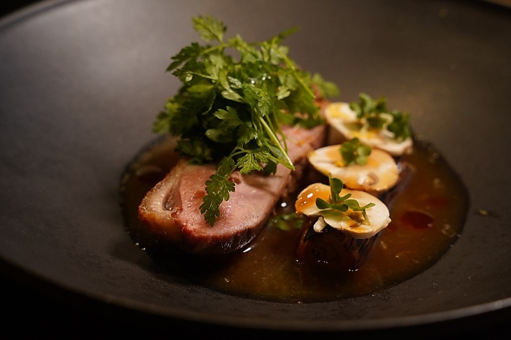 秋葉原から徒歩5分にある肉、海鮮、イタリアン等幅広く食べられます。