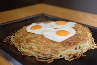 うどん県で◯番大きなお好み焼きが食える店