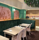 お客様に快適にお食事を楽しんでいただくため、店内は全席禁煙となっております。