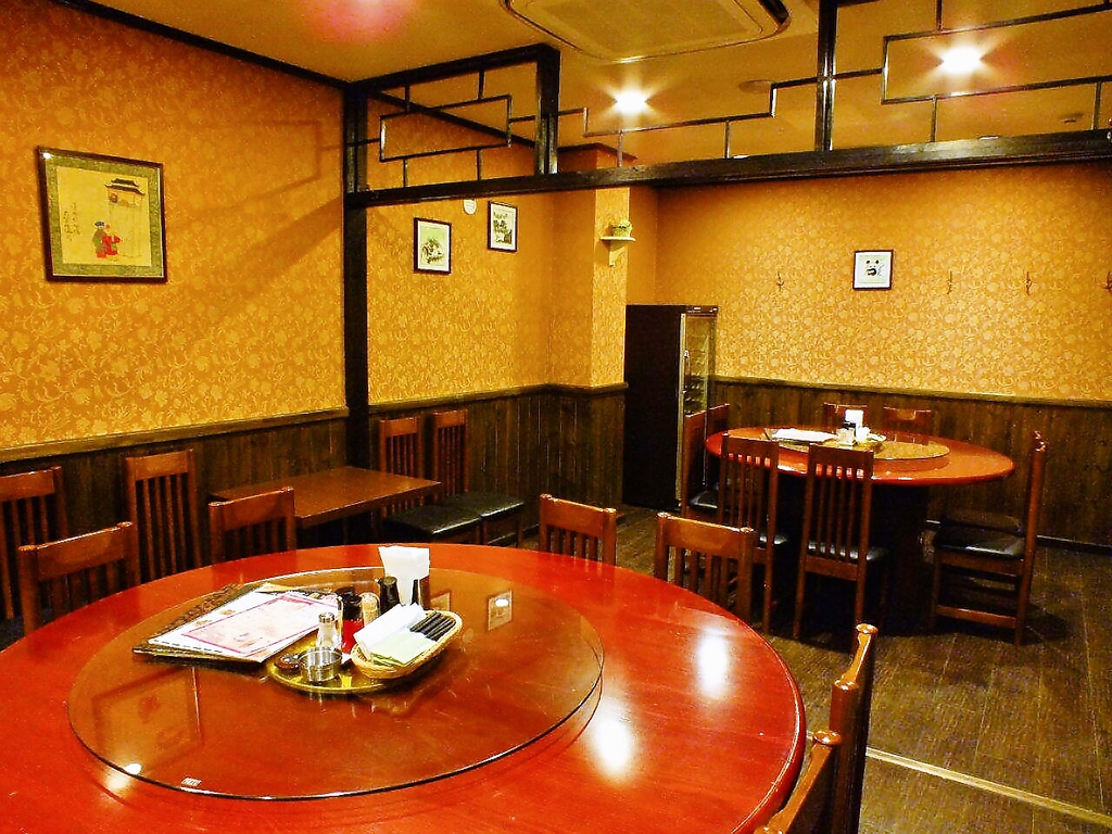 円卓のテーブル席は大人数の宴会も対応できます★ここはもう中国☆そんなプチ旅行気分も味わえます！