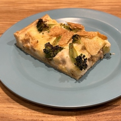 国産鶏とブロッコリーのクリームパイ