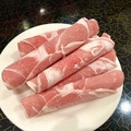 料理メニュー写真 薄切りラム肉／薄切り牛肉／薄切り豚肉／薄切り鶏肉