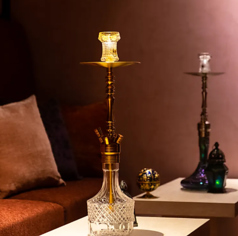 【ソファー席完備】異国の童話から飛び出したかのような幻想的な空間。日常を離れた店内で、友人たちと楽しく語らうひとときや、一人でゆったりと寛ぐ時間をお過ごしいただけます。