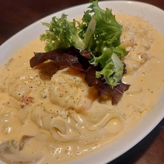 ぷりぷりエビとカニの濃厚クリームパスタ