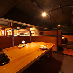 隠れた人気のロフト席と座敷をご用意しております。プライベート感あふれる空間で、ゆったりとした時間をお楽しみいただけます。特別なひとときを大切な方と共にお過ごしください。