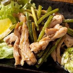 せせりとにんにくの芽焼き