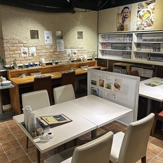 【テーブル席：28席】　ゆったり広々とおくつろぎいただける空間です！