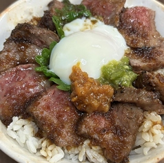 【〆】出汁醤油のぜいたく海鮮丼/赤牛丼　～とくせい味噌～