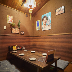 【プライベートシーンにぴったり】完全個室で平日小人数でも利用できる雰囲気抜群の個室です♪ゆったりお座敷タイプとテーブルタイプの個室でご用意があります。