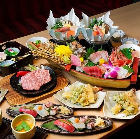 串焼き・刺身を始め、旬の地元食材使用の料理と地元のお酒を愉しめる個室和ダイニング