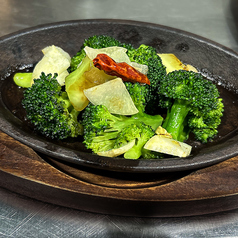 ブロッコリーのガーリックソテー