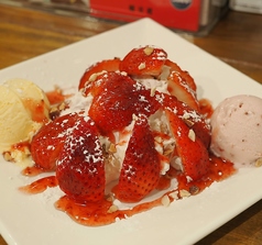 いちごのショートケーキ風プレート　Strawberry Cake plate