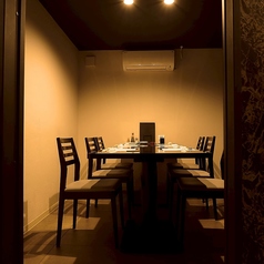 【8名様テーブル個室】4名様ご利用可能。ご家族・ご友人・少人数での各種宴会におすすめ。