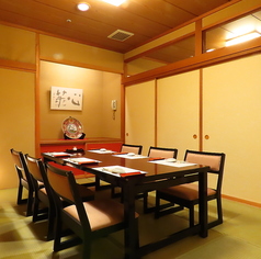 地下の個室。落ち着いた雰囲気は接待にも最適です。