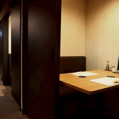 【4名様テーブル個室】2名様ご利用可能。ご家族・ご友人・デートなどにおすすめ。