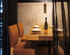 2～4名様席【半個室】プライベートをしっかりまもる半個室もご用意 